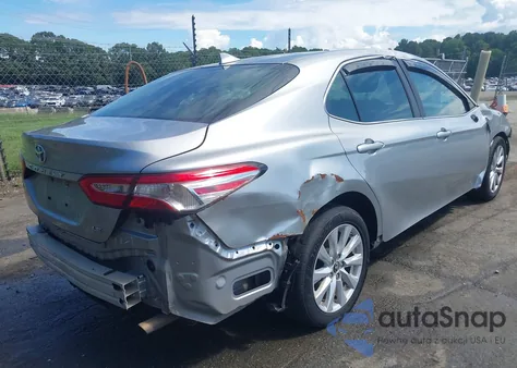 2019 Toyota Camry Le z USA, uszkodzony, nr VIN 4T1B11HK2KU771648